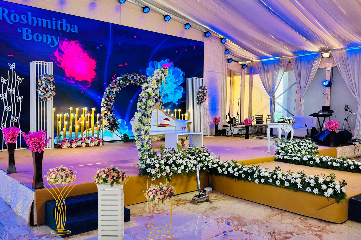 pathway stand - best wedding venue